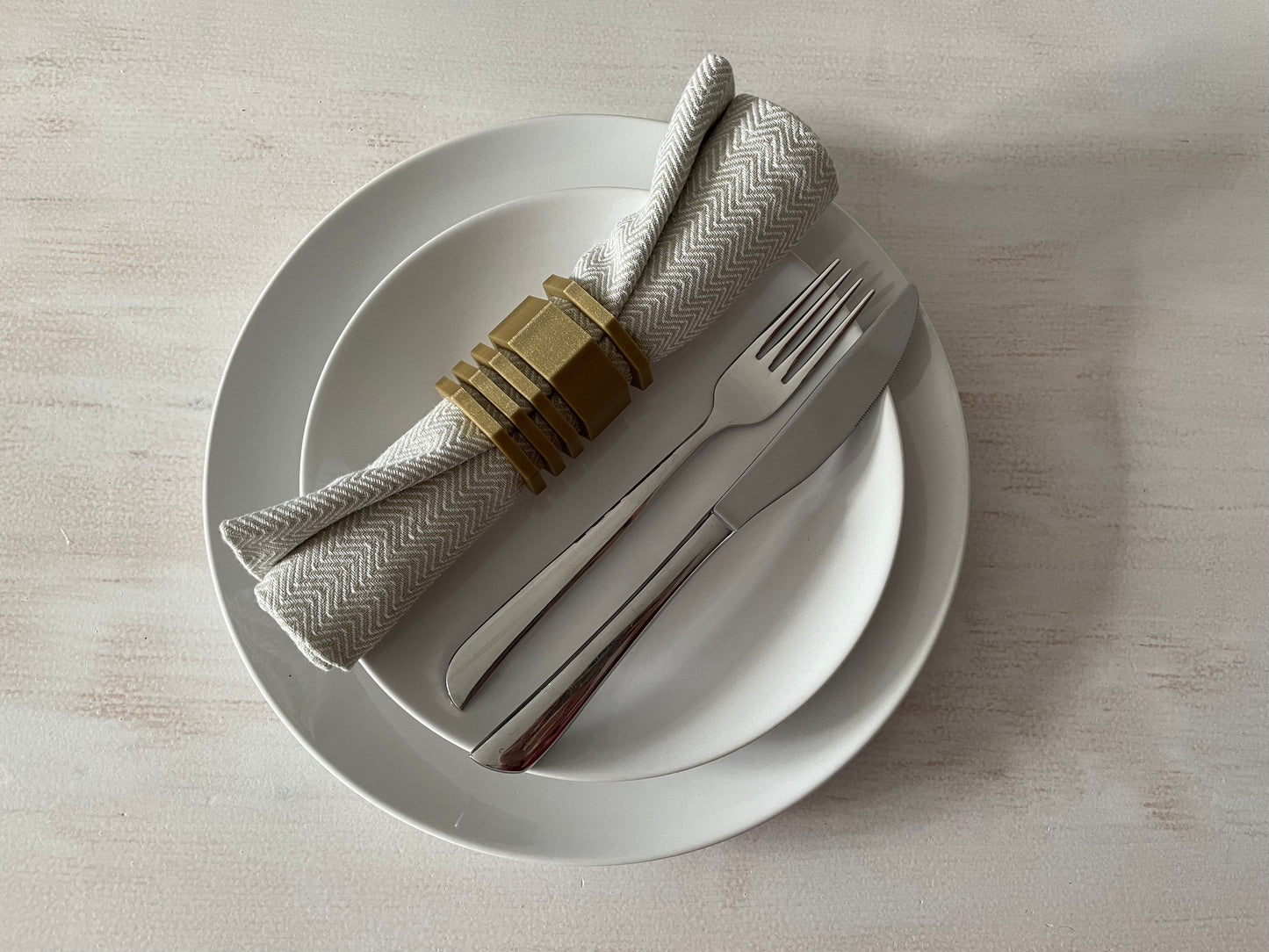 Glänzende Octagon-Serviettenringe - Elegante Tischdekoration für Ihre Hochzeit!