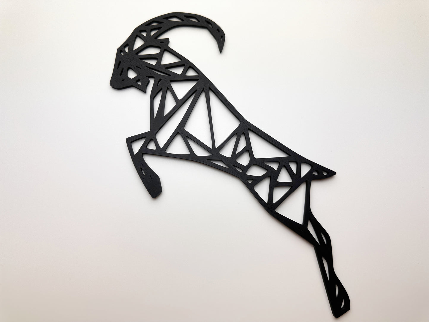 Moderne Steinbock Wanddekoration - Geometrisches 3D-Print Design aus PLA-Kunststoff!